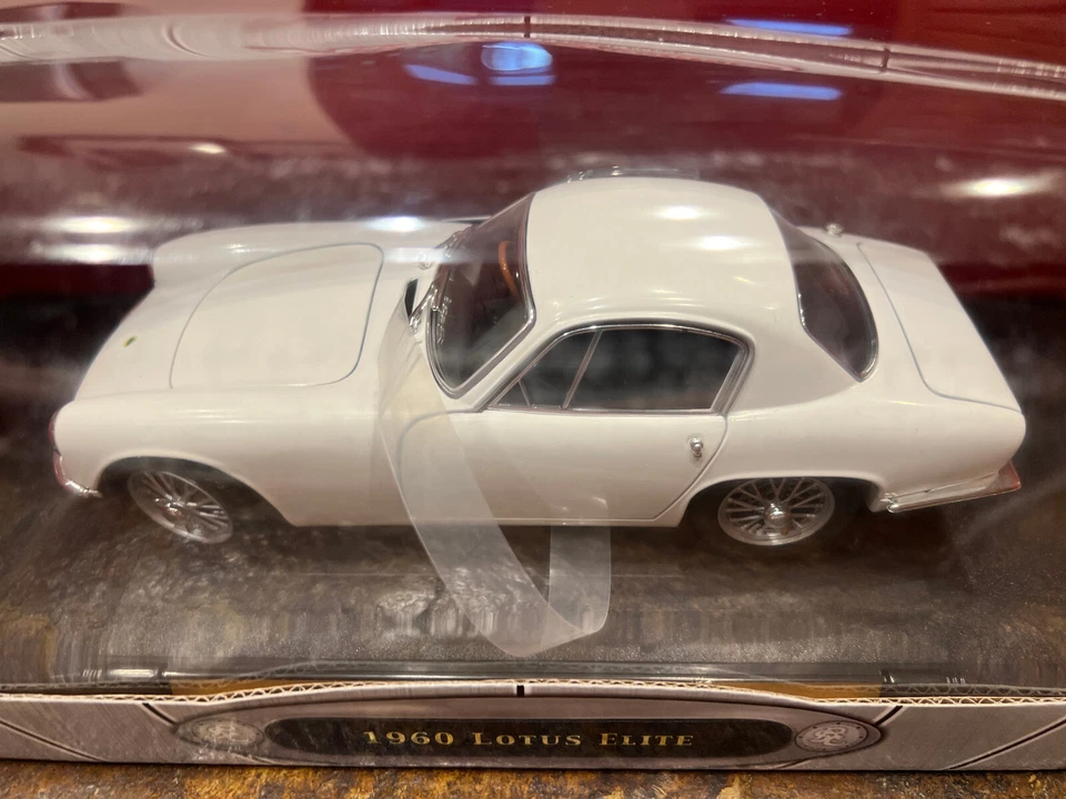 1960 LOTUS ELITE White DIECAST 1:18 Road Signature Yat Ming 92768 - Image 2 of 4