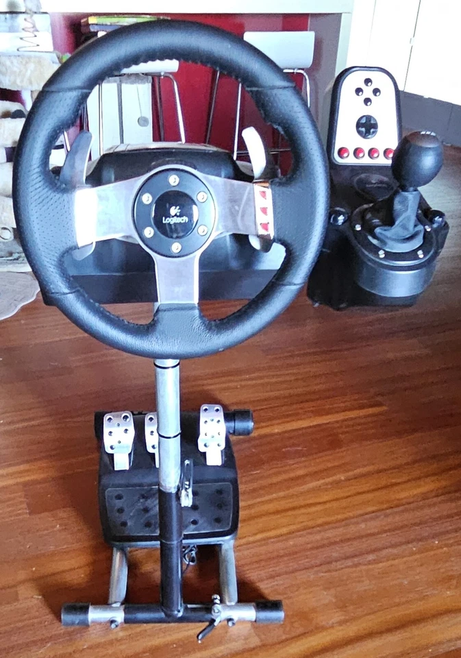 Volante Logitech G27 con Pedaliera e supporto ripieghevole completo - Immagine 4 di 4
