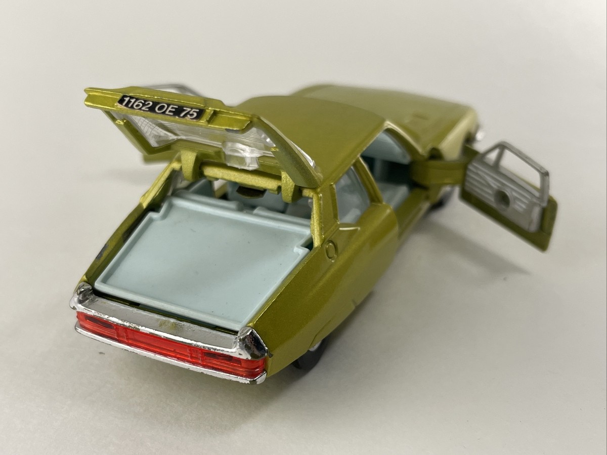 Corgi Toysミニカー 　シトロエンSM Corgi Toys 284 green CITROEN SM whizzwheels LOOSE free