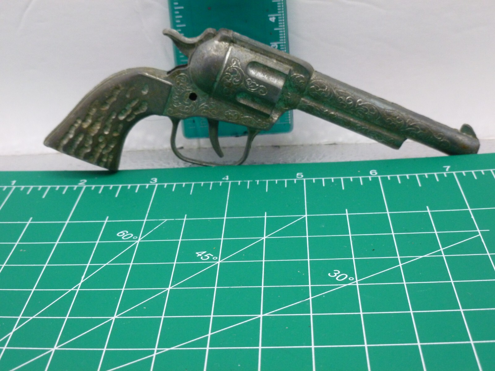 Rare Vintage Old Metal Gun Pewter COLLECTIBLE PISTOL Gun 5 inches in