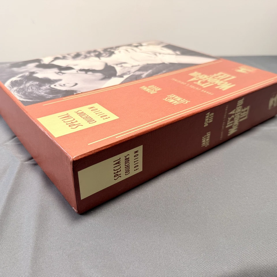 It's A Wonderful Life VHS 45th Anniversary Special Collector's Edition. - Image 3 of 4