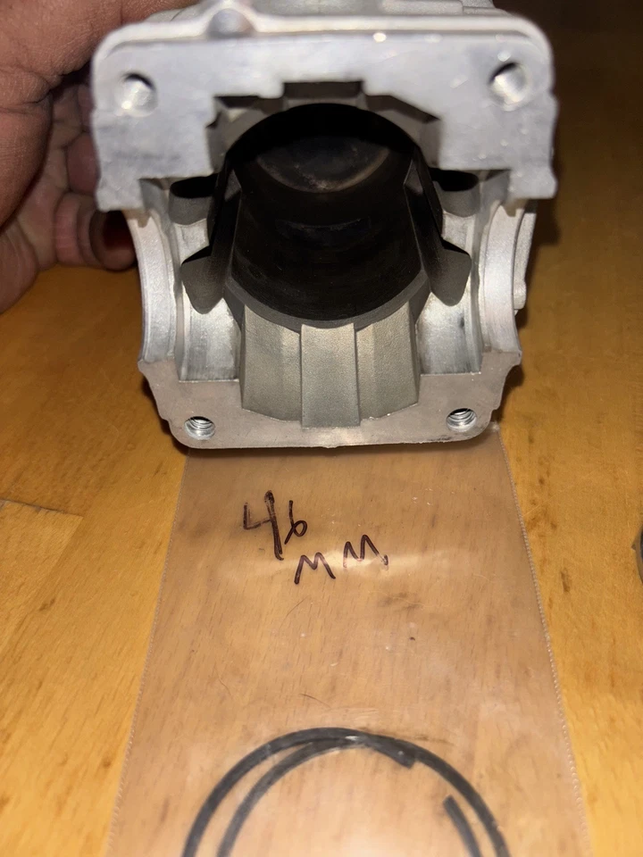 Stihl 029 Super OEM Cylinder, OEM Piston, OEM Rings, OEM Circlips - Image 2 of 3