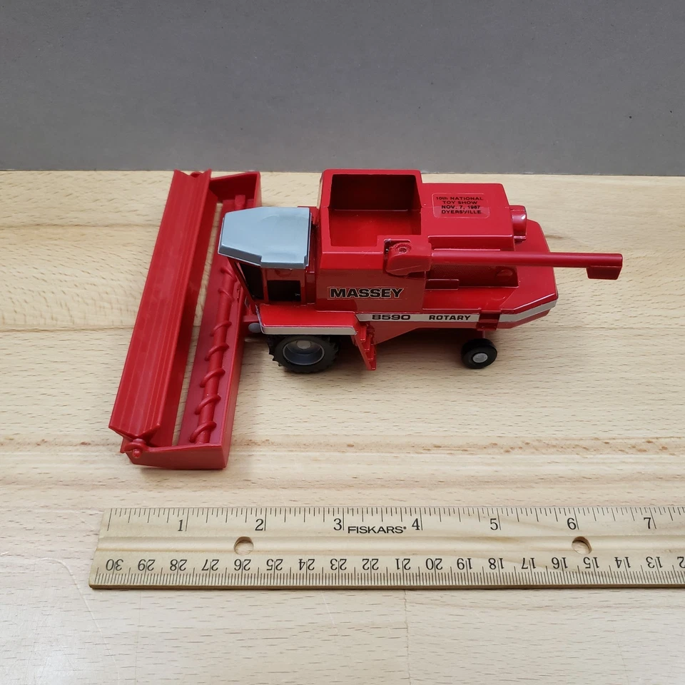 Massey Ferguson 8590 Rotary Combine with Grain Head Scale Models Diecast 1:64 - Image 3 of 4