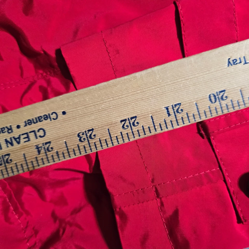 Abrigo de lluvia rojo con capucha resistente al agua Cole Haan chaqueta para mujer pequeño empacable Foto 4 de 4