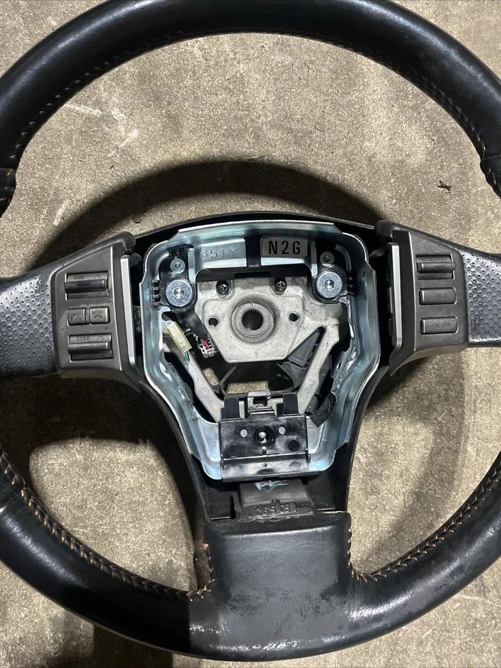 Infiniti G35 2005 06 volante cuero OEM Foto 2 de 4