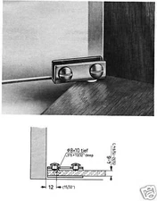 HETTICH 'SOUND' INSET GLASS DOOR HINGE, BRASS-PLATED
