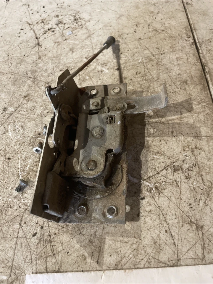 1960–64 Studebaker Champ 左驱动门闩组件 原始设备制造商 T-cab — 第 3/4 张图片