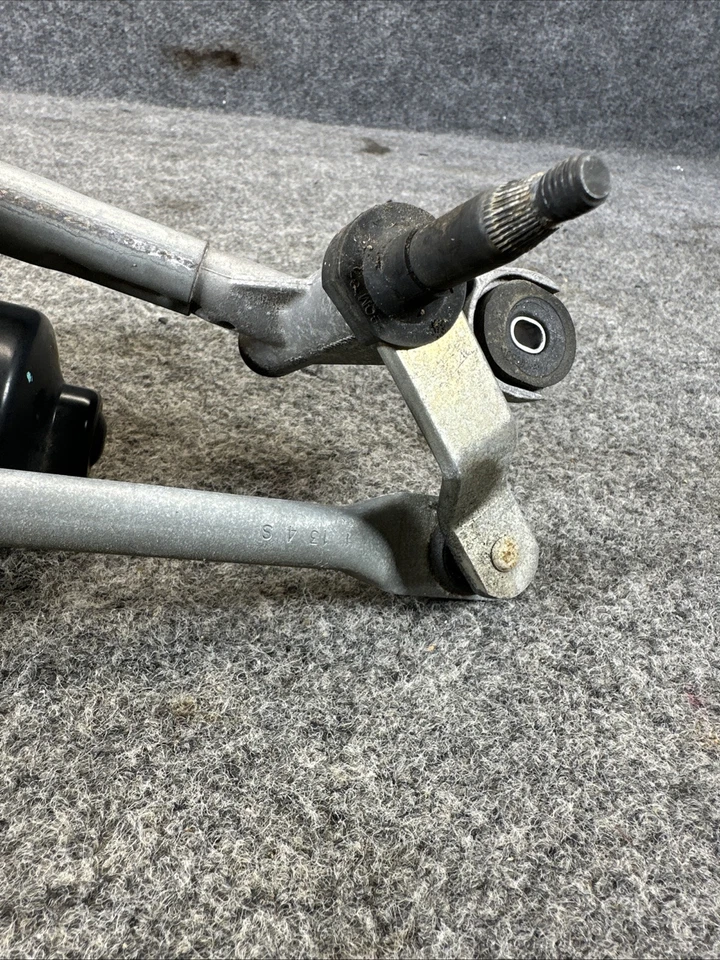 2013 - 2017  FIAT 500L WINDSHIELD WIPER WASHER MOTOR & LINKAGE  W000055370 - Image 4 of 4