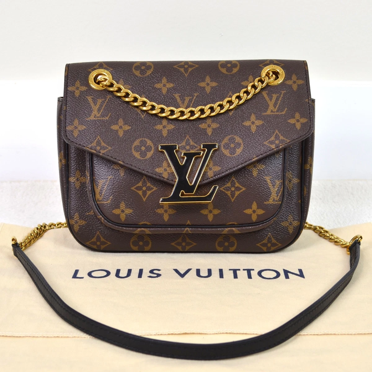 Louis Vuitton Shoulder Bags for Women with Outer Pockets for sale