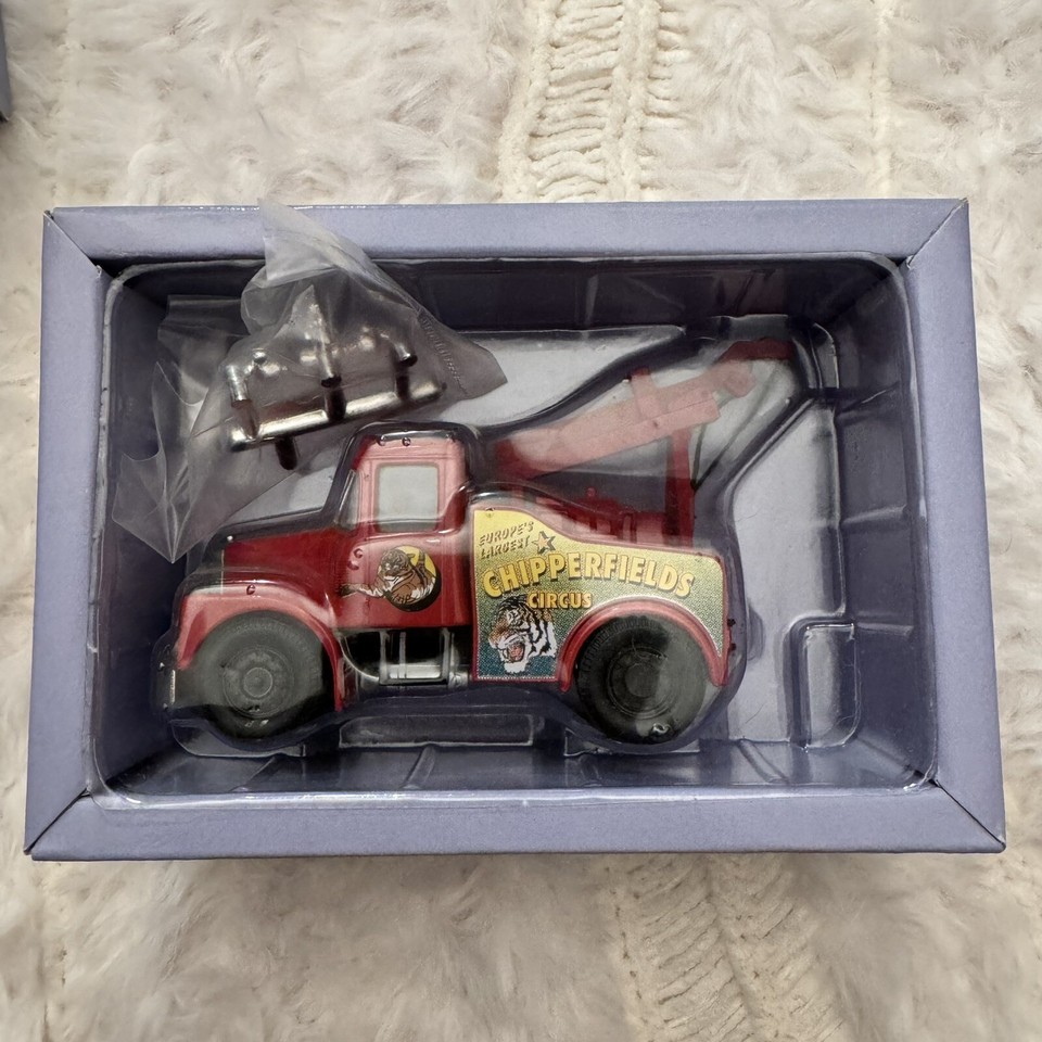 Corgi classics - 1 véhicule cirque Chipperfields - Scammel highwayman trailer & caravan - réf 97885, Vente aux enchères : Jouets - Trains - Poupées - Automates