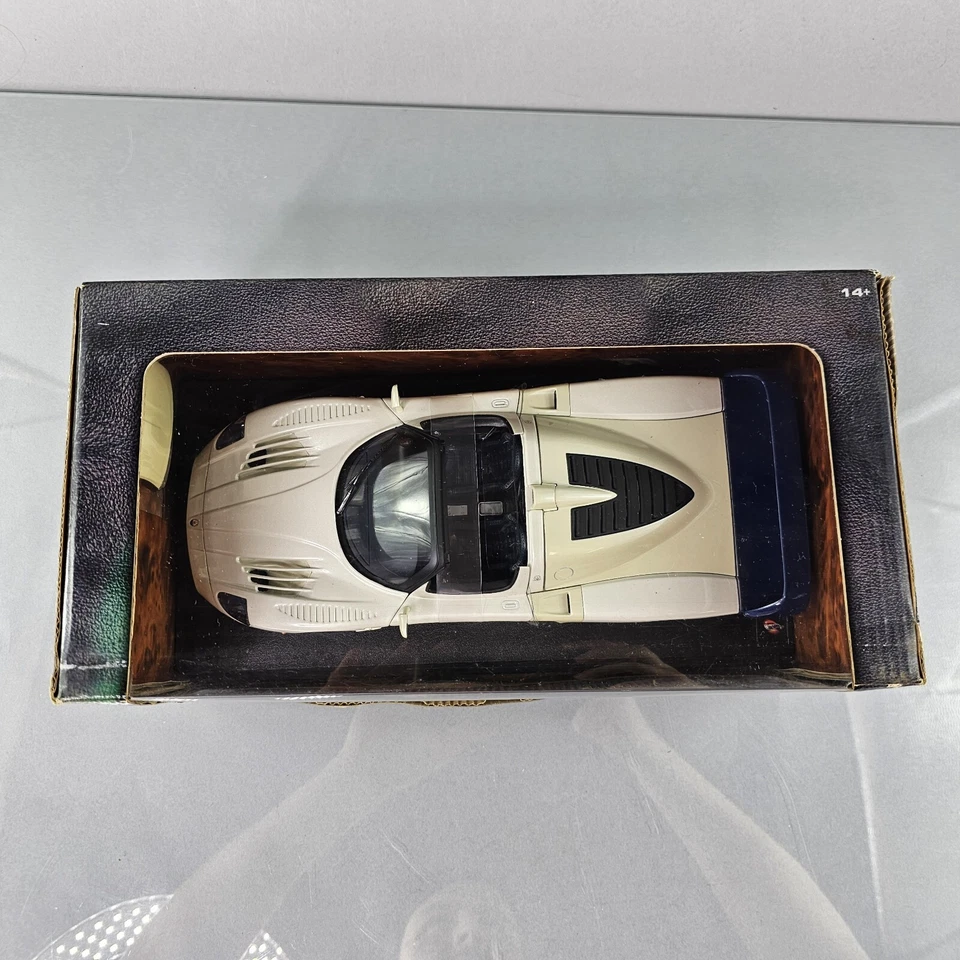 Hot Wheels Maserati MC12 White 1:18 Diecast Fastest Road Car EXCLUSIVE NEW - Image 3 of 4
