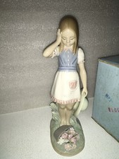 LLADRO 1285 MY GOODNESS DROPED FLOWERS PORCELAIN FIGURINE 9” Vintage