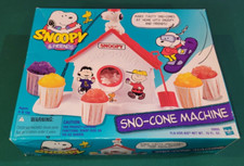 NEW Vintage Snoopy Sno-Cone Machine Hasbro 1999 Snow