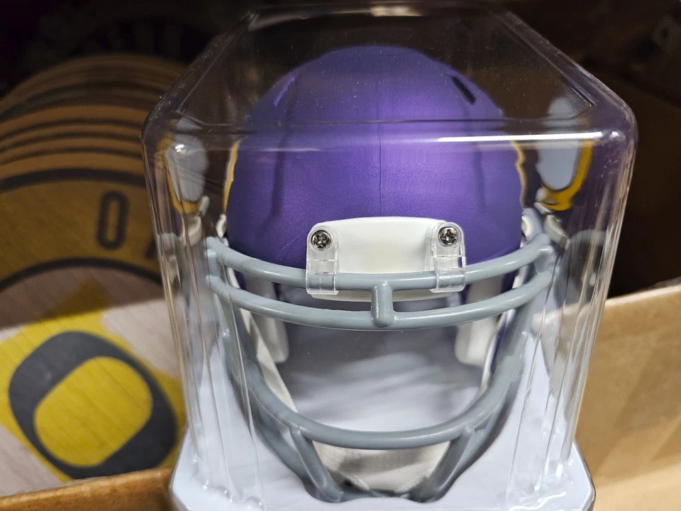 MINI CASCO MINNESOTA VIKINGO PÚRPURA ALTERNATIVO 2024 RIDDELL NUEVO EN CAJA Foto 2 de 4