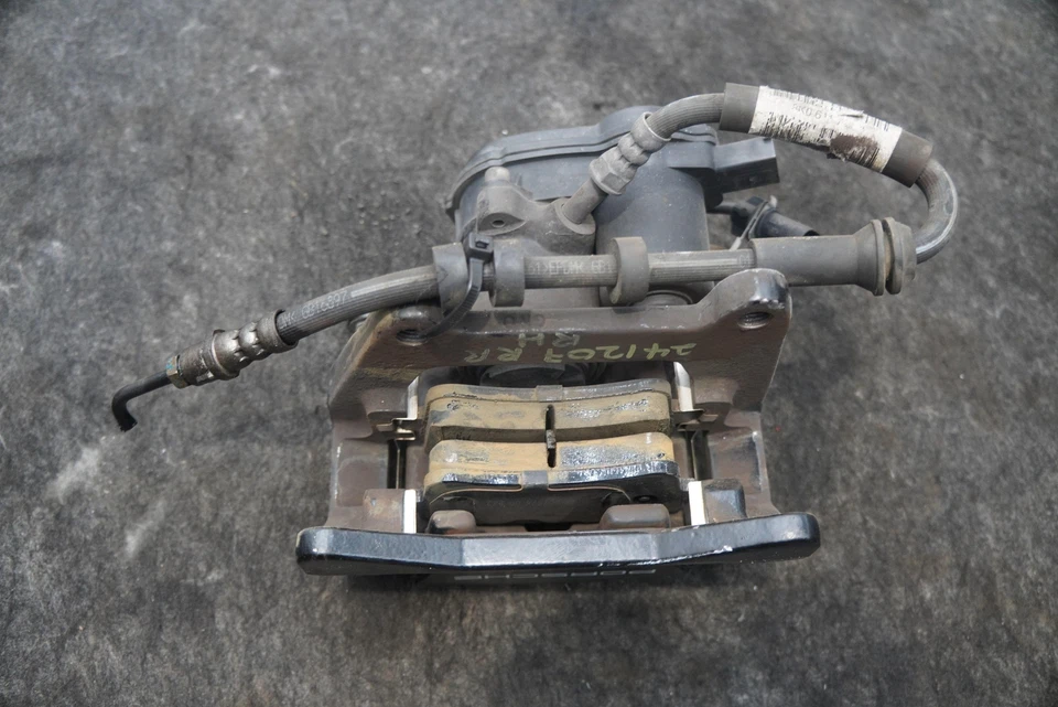 Rear Right Side Brake Caliper & Bracket Black 95B615424G OEM Porsche Macan 2019 - Image 3 of 4