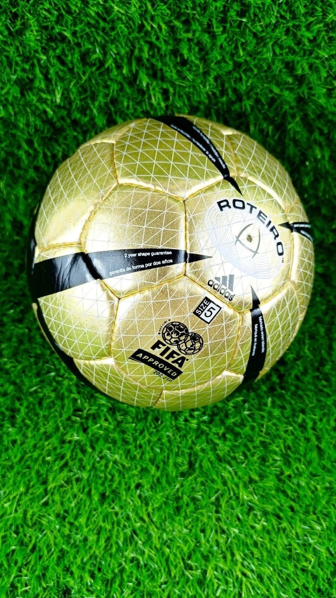 Adidas UEFA Euro 2004 Portugal Roteiro Official Gold Soccer Ball