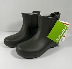 crocs waterproof shoes