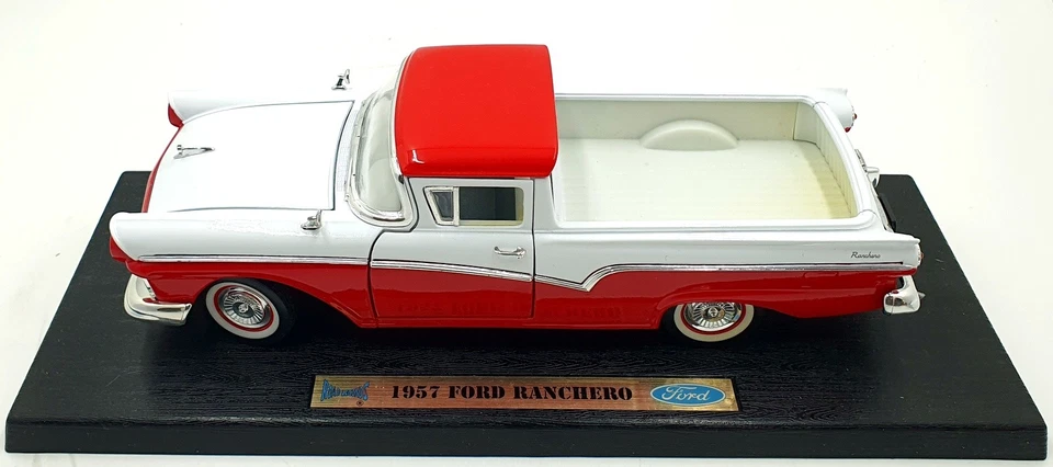 Road Legends 1/18 Scale Diecast 92208 - 1957 Ford Ranchero - Red - Image 3 of 4
