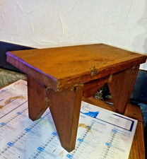 Petit Banc / repose pied / tabouret en chene rustique !!