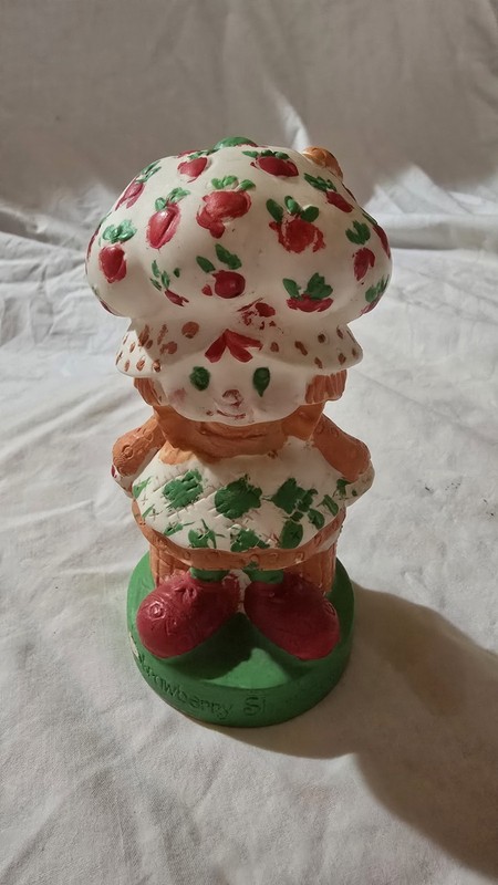 Vintage Strawberry Shortcake 5" Figure Hand Painted by American Greetings 1980