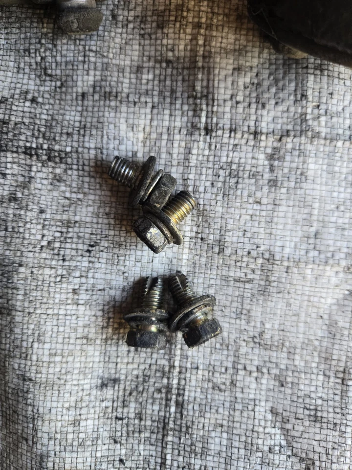 92-99 Lexus SC300 SC400 LADO DIREITO E ESQUERDO SUBQUADRO ESCAPAMENTO CABIDE E MONTAGEM - Imagem 4 de 4