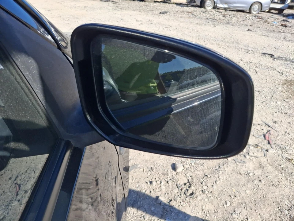 Espejo de puerta derecho usado se adapta a: Mitsubishi Mirage 2014 pintado grado derecho A Foto 2 de 4