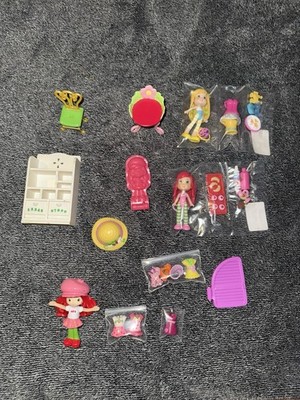 Strawberry Shortcake Bundle Of Figures Accesories Dresses Random