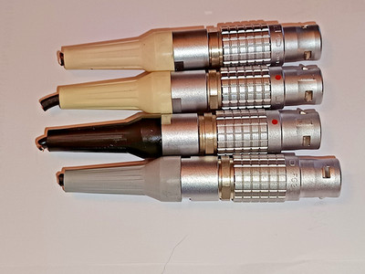 4 X LEMO  Rundsteckverbinder Serie FGG.2B, 4-polig + 1-koax / Lötanschluss