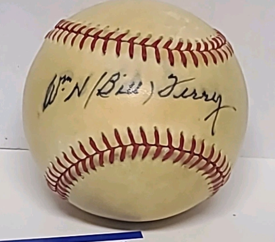 William Bill Terry Single Signed ONL Feeney Baseball HOF PSA/DNA Cert. Auto D.89 - Image 2 of 4