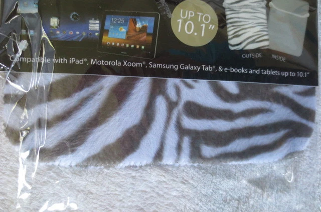 Hype Neoprene Sleeve Tablets/Netbook & Notebooks Up To 10.1 in Zebra Print - Image 3 of 4
