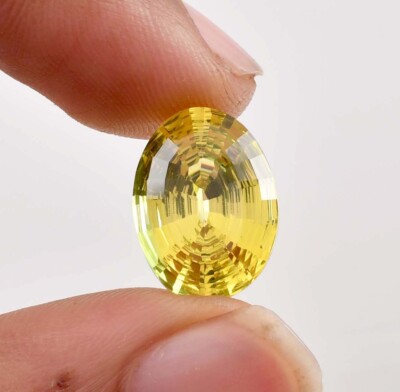 AAA+ Flawless 13.85 Ct Natural Ceylon Bi-Color Sapphire Oval GIT Certified