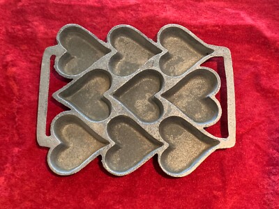 Vintage Holiday Cast Iron Heart Shaped Baking Pan~Valentine's~Cookies~9  Hearts