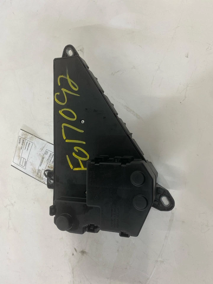 04 05 BMW 645CI Engine Fuse Box Foto 2 de 3