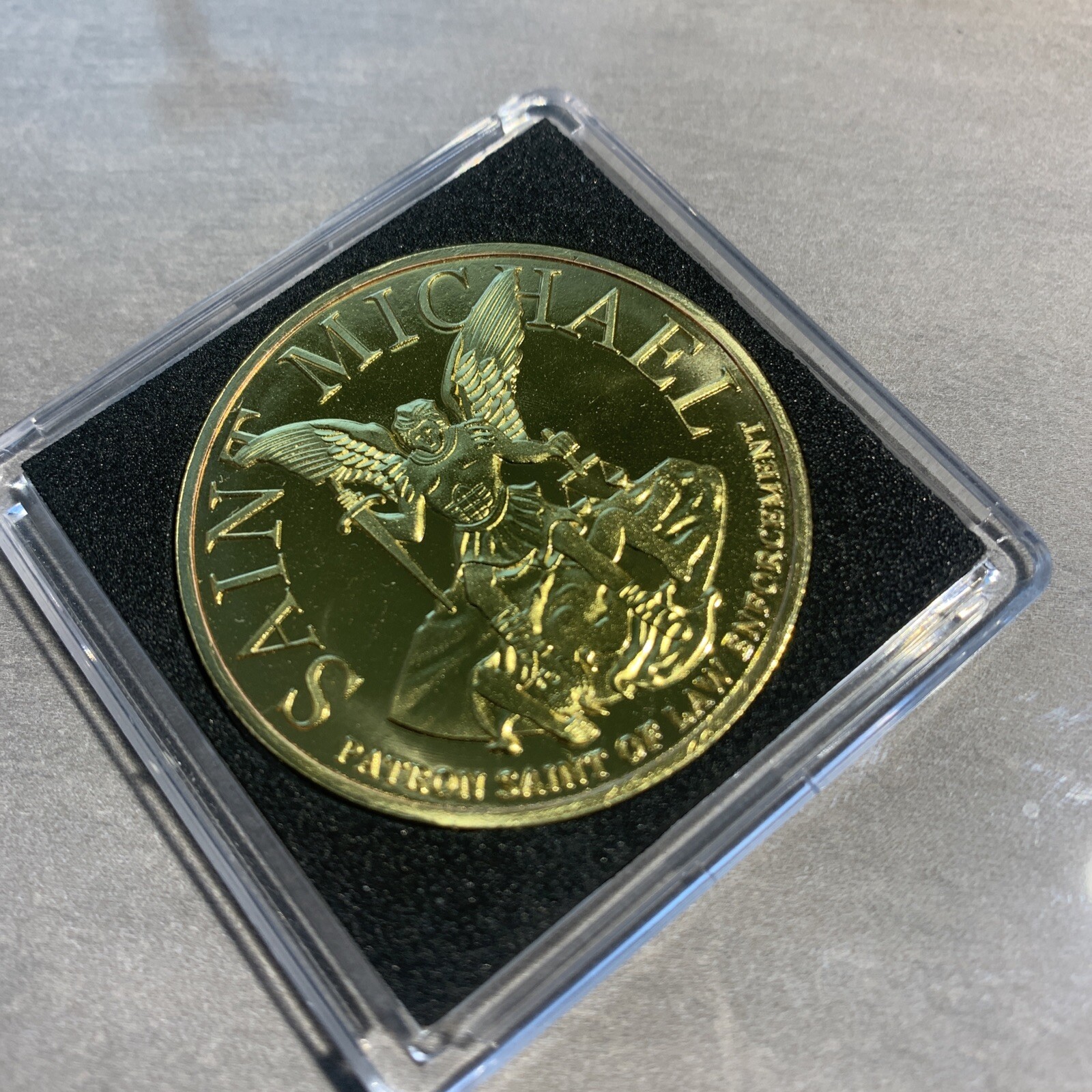 HONOLULU HAWAII POLICE DEPARTMENT St. Michael Challenge Coin with Case New!