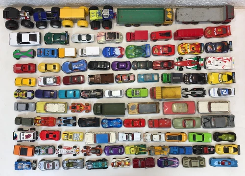 Job Lot Of Vintage / Modern Mixed Diecast / Plastic Cars / Vehicles etc