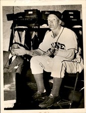 GA297 1946 Original ACME Photo BLOOPER BALL INVENTOR RIP SEWELL PIRATES PITCHER
