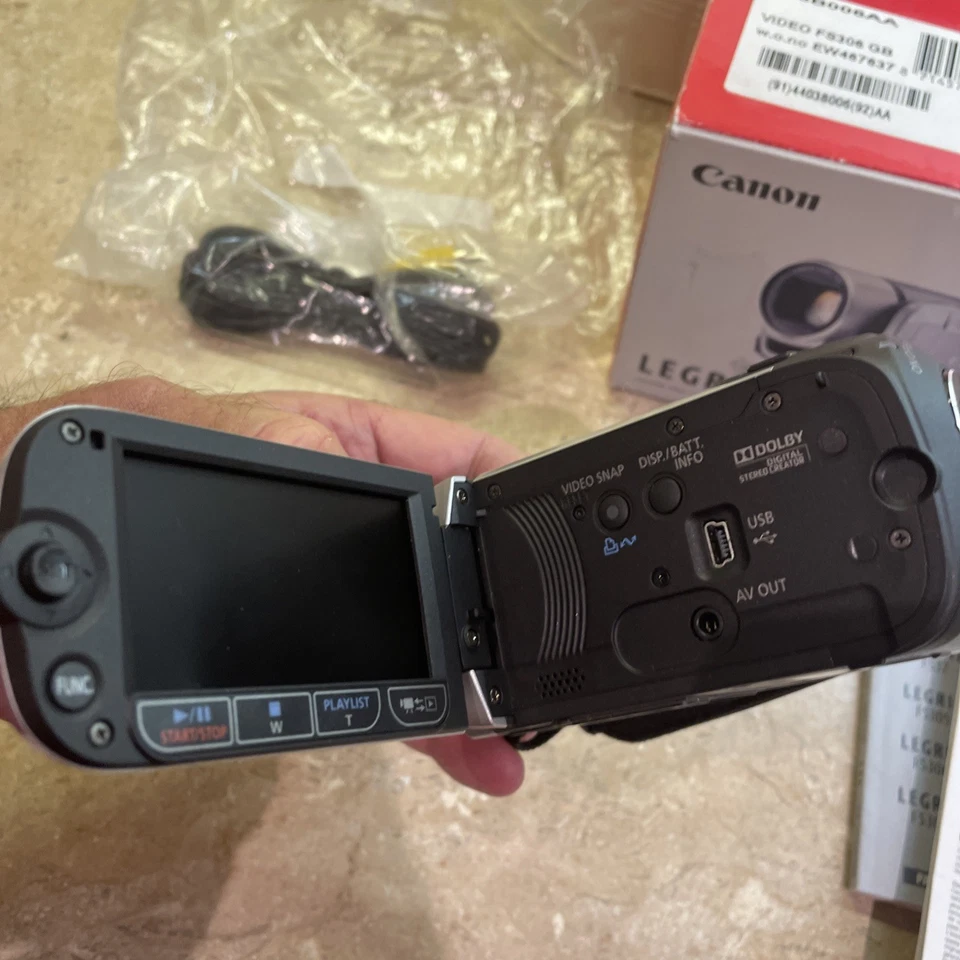 Canon Legria FS306 Handheld High Definition Camcorder Silver - needs new battery - Image 4 of 4