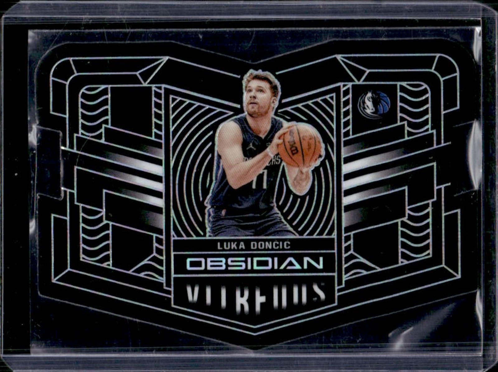 2021-22 Obsidian Luka Doncic Vitreous SP #2 Mavericks