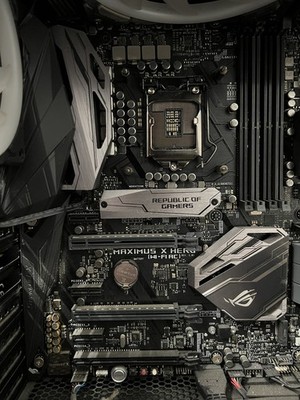 ASUS ROG MAXIMUS IX HERO Z270 LGA 1151 Intel Motherboard *MISSING TOP PIECE* 