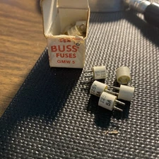 THREE (3) COOPER BUSSMANN Fast Acting 5A 125V Sub-Miniature Pin Base Fuse GMW-5