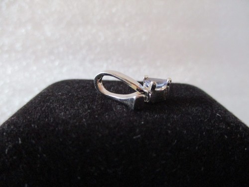ESTATE PLATINUM & SOLITAIRE TANZINITE SLIDER PENDANT-TRIANGLE SHAPE .35ct- 1.41g - Picture 8 of 12
