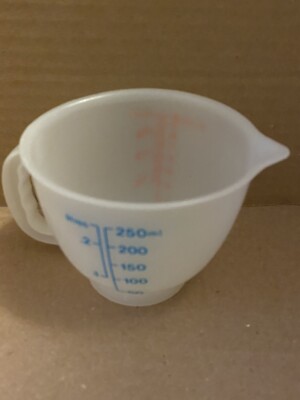 Tupperware Tupper Toys Mini Liquid Measuring Cup