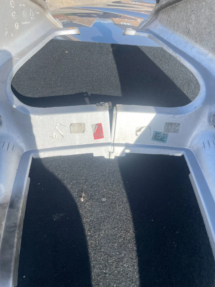 Triumph Daytona 955i 2003 asiento trasero panel lateral trasero carenado Foto 2 de 4