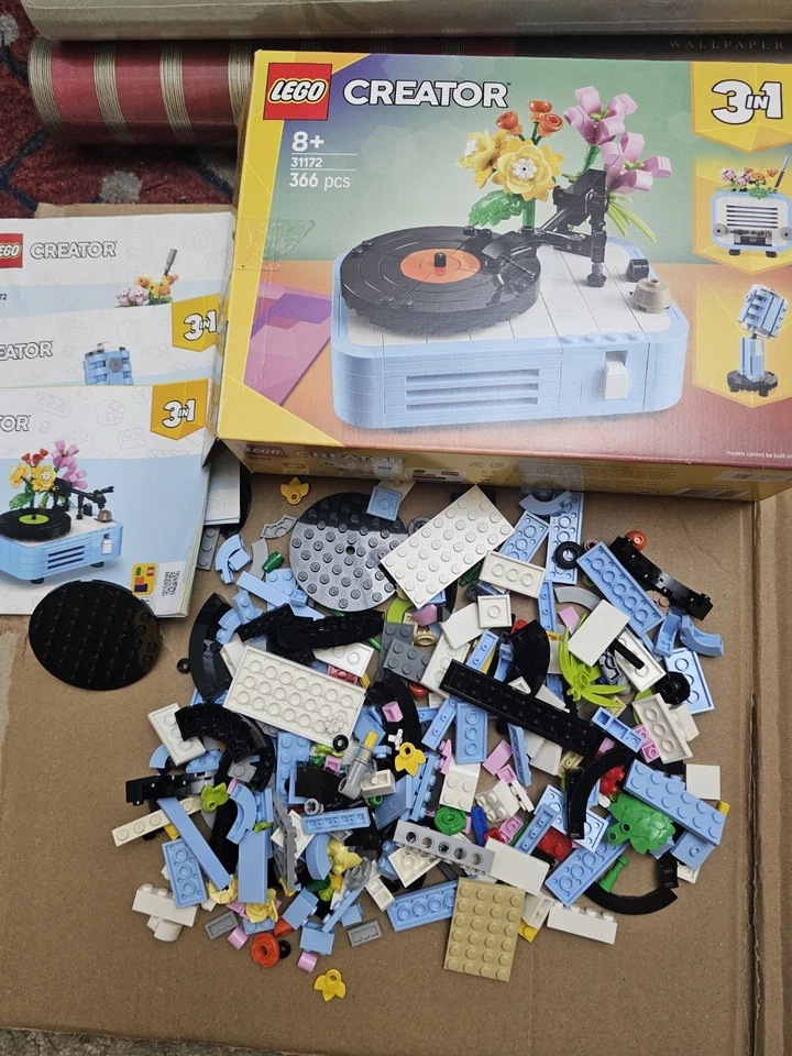 LEGO Creator 31172 Record Player with Flowers