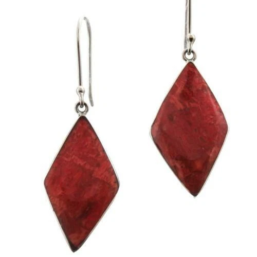 Pendientes de joyería rojo coral