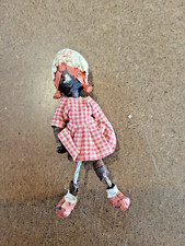 ancienne poupée Peynet très malade