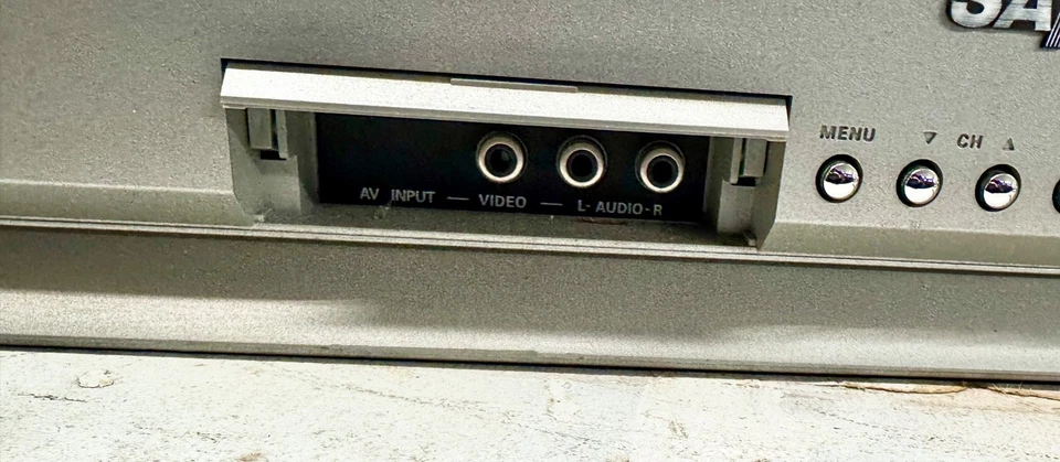 Sanyo 20” CRT TV Flat tv model # Ds20930 - Image 3 of 4