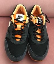 Mens NIKE Air, black trainers size UK 7