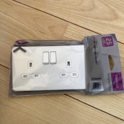 KNIGHTSBRIDGE SFR9000MW 13A 2G DP SCHALTSTECKDOSE MIT DOPPELERDUNG - MATT WEISS