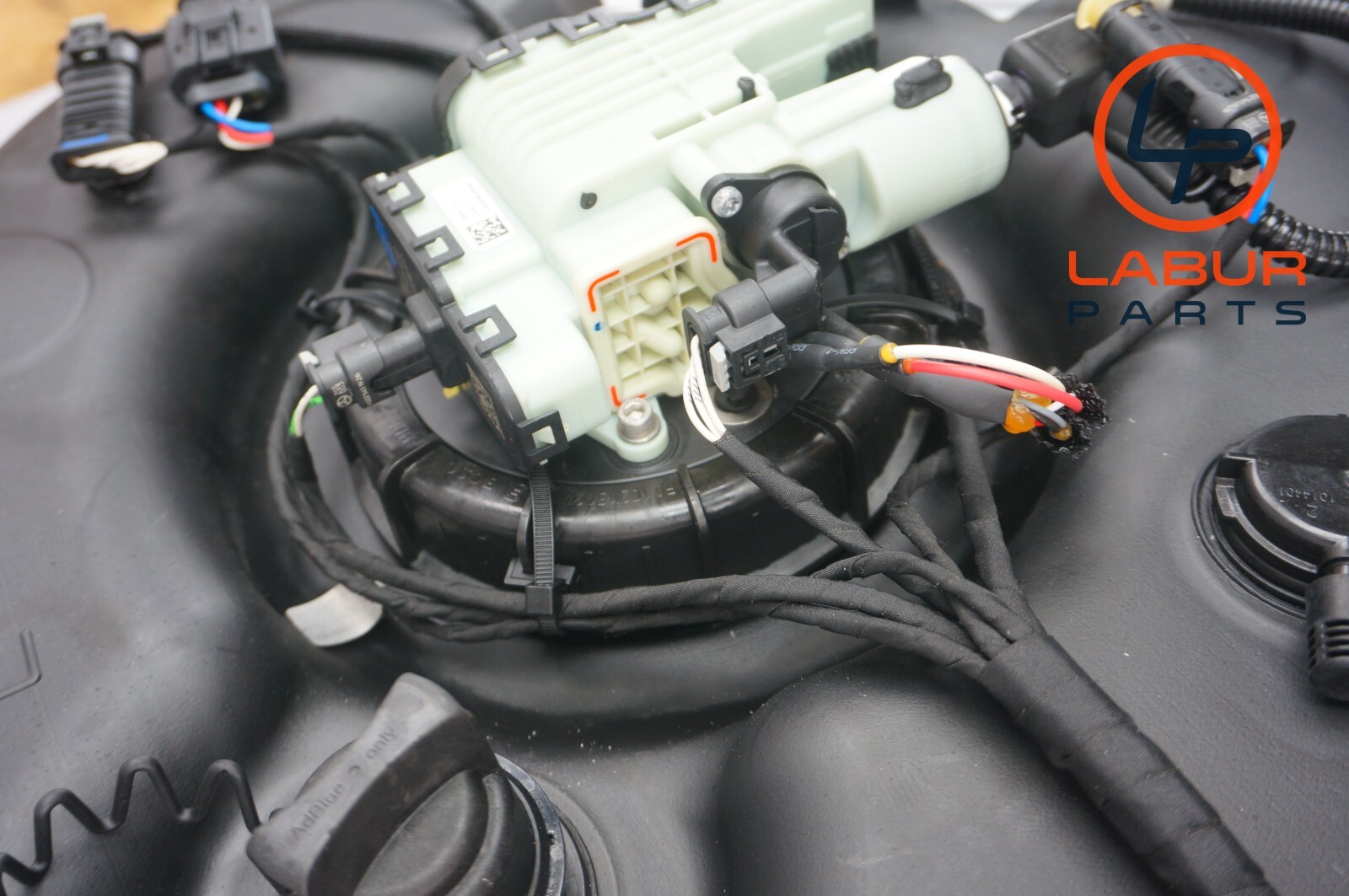 +Z4918 W212 MERCEDES 14-16 E250 BLUETEC DIESEL DEF FLUID TANK CONTAINER ...